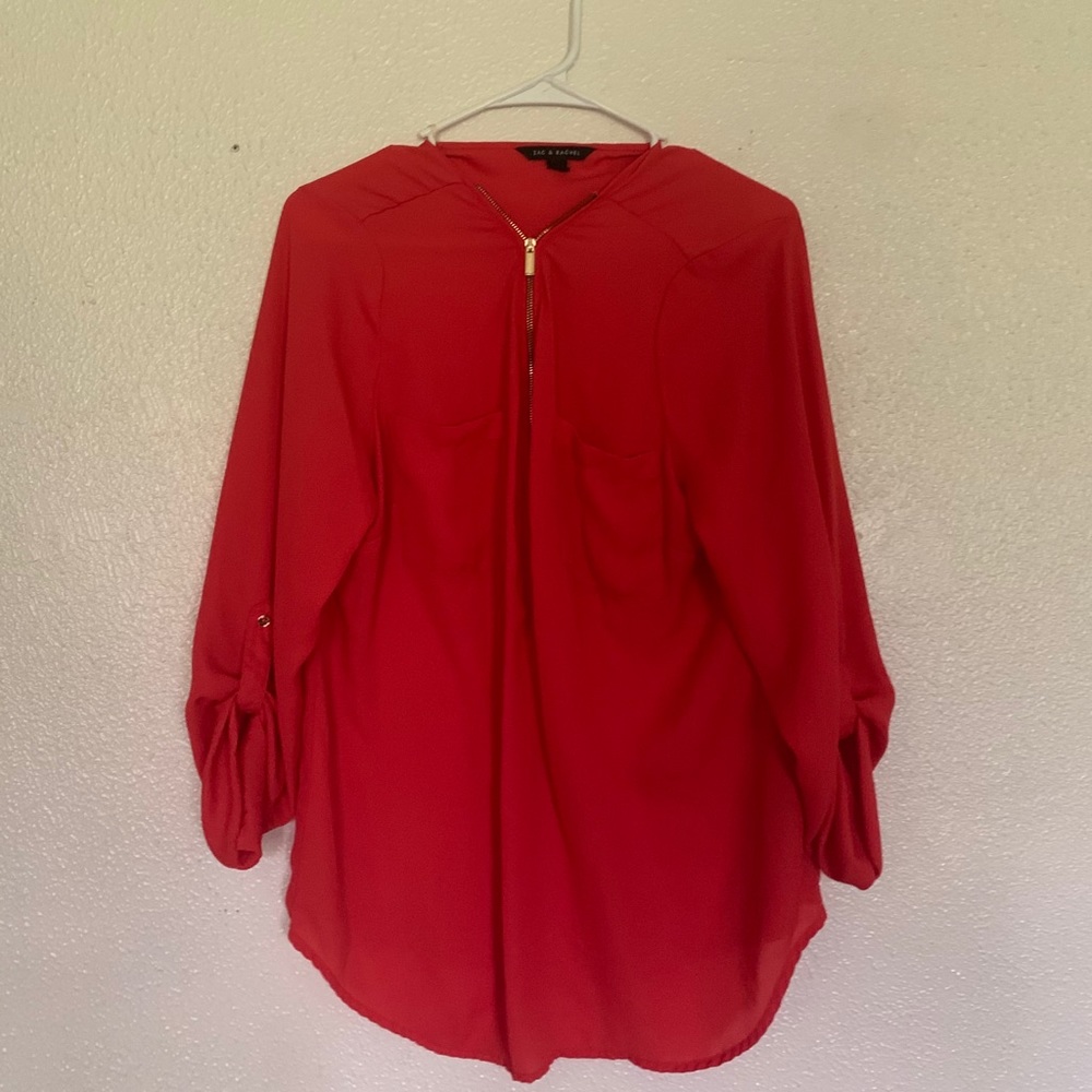 Red quarter sleeve shirt with zipper